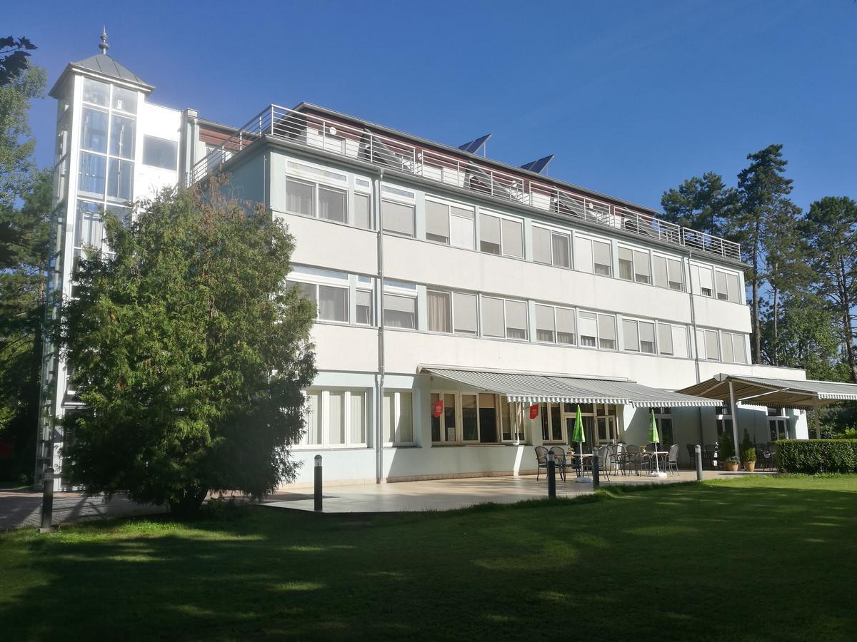 Otp Hotel Budapeste Exterior foto